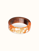 bague-en-bois-et-en-resine-fabrique-a-la-main-par-des-artisans-francais