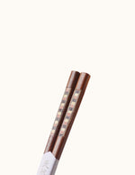 baguette-chinoise-noir-et-rouge