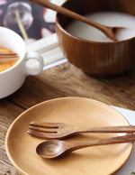 culière-en-bois-pour-le-déjeuner