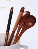 cuilliere-a-miel-en-bois-durable