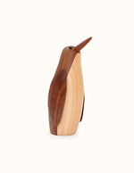 figurine-de-pinguin-en-bois