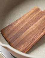 grande-spatule-en-bois-pour-la-cuisine