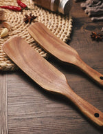 longue-spatule-concue-en-matiere-naturelle
