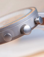 montre-avec-boitier-en-metal