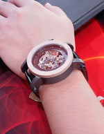 montre-avec-lunette-en-bois-clair