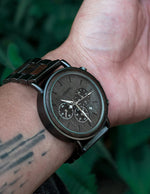 montre-avec-un-cadran-gris