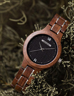montre-en-bois-acajou-fabrique-a-la-main