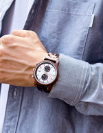 montre-en-bois-avec-cadran-argent