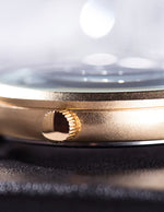 montre-en-bois-avec-cadran-en-or