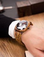 montre-en-bois-avec-des-zebrures