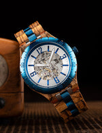 montre-en-bois-avec-lunette-bleue
