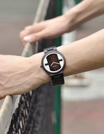 montre-en-bois-noir-et-blanc