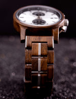 montre-en-noyer-massif