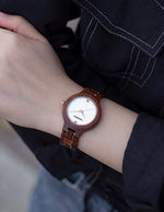 montre-fabriquee-a-la-main-par-un-ebeniste