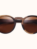 monture-de-lunette-de-soleil-en-bois-naturel