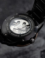 mouvement-automatique-montre-en-bois-fond-de-boite-visee