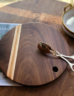 planche-a-decouper-en-bois-de-noyer-de-cerisier-et-de-pommier