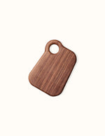 planche-a-decouper-en-bois-fabriquee-par-un-artisans-francais