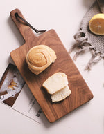 planche-en-bois-brut-fabrique-a-la-mano