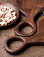 planche-en-bois-pour-la-decoupe-des-aliments