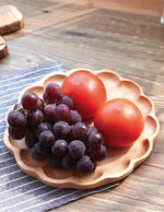 plateau-en-bois-pour-porter-les-fruits