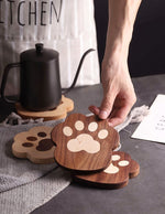 sous-verre-avec-un-design-de-pate-de-chat