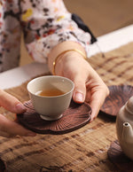 sous-verre-pour-deposer-une-tasse-de-the